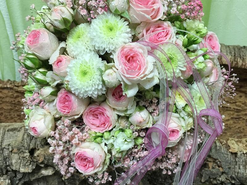 Hochzeitsfloristik in Illingen – Hochzeits-Blumendeko 